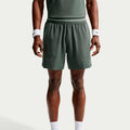Jannik Sinner Court Dri-FIT Advantage 6in Shorts Heren - grijsgroen