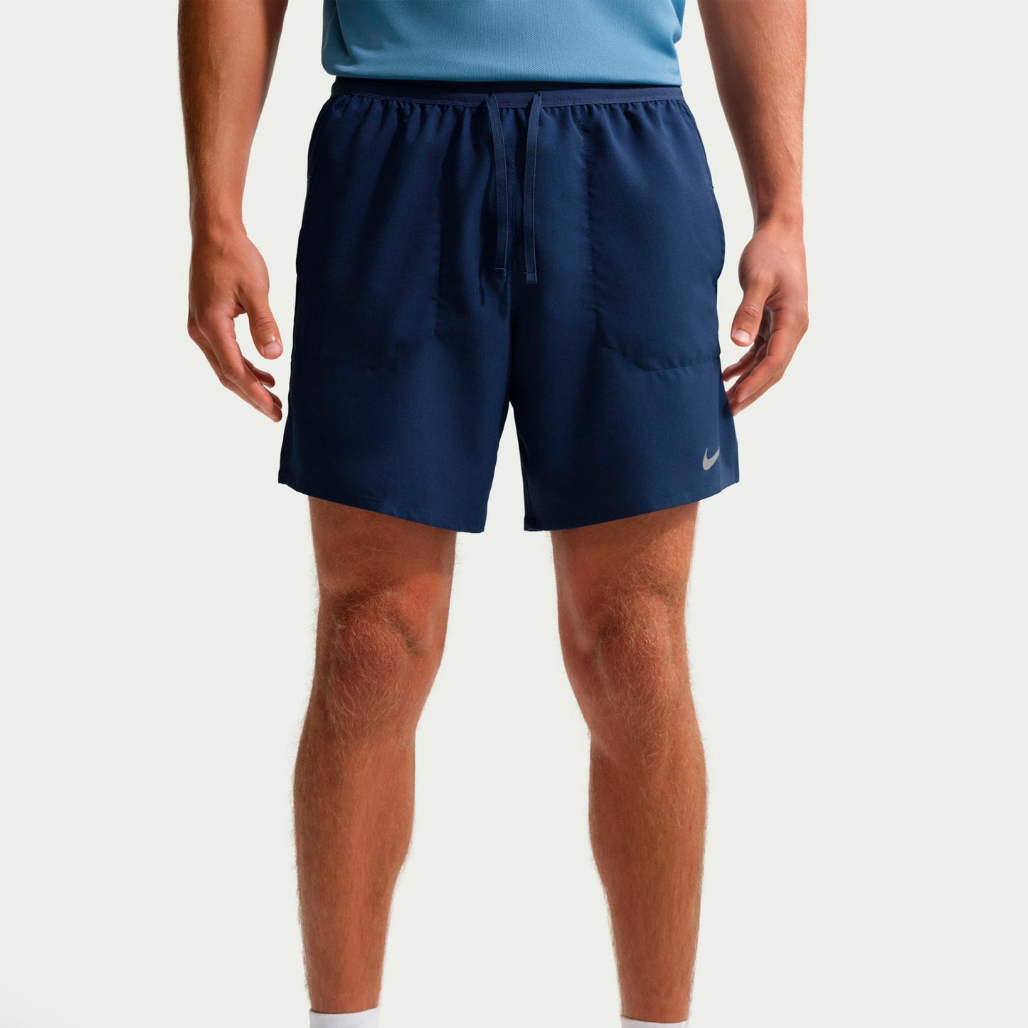 Nike STRIDE 7IN Short de running Hommes - bleu foncé, argent