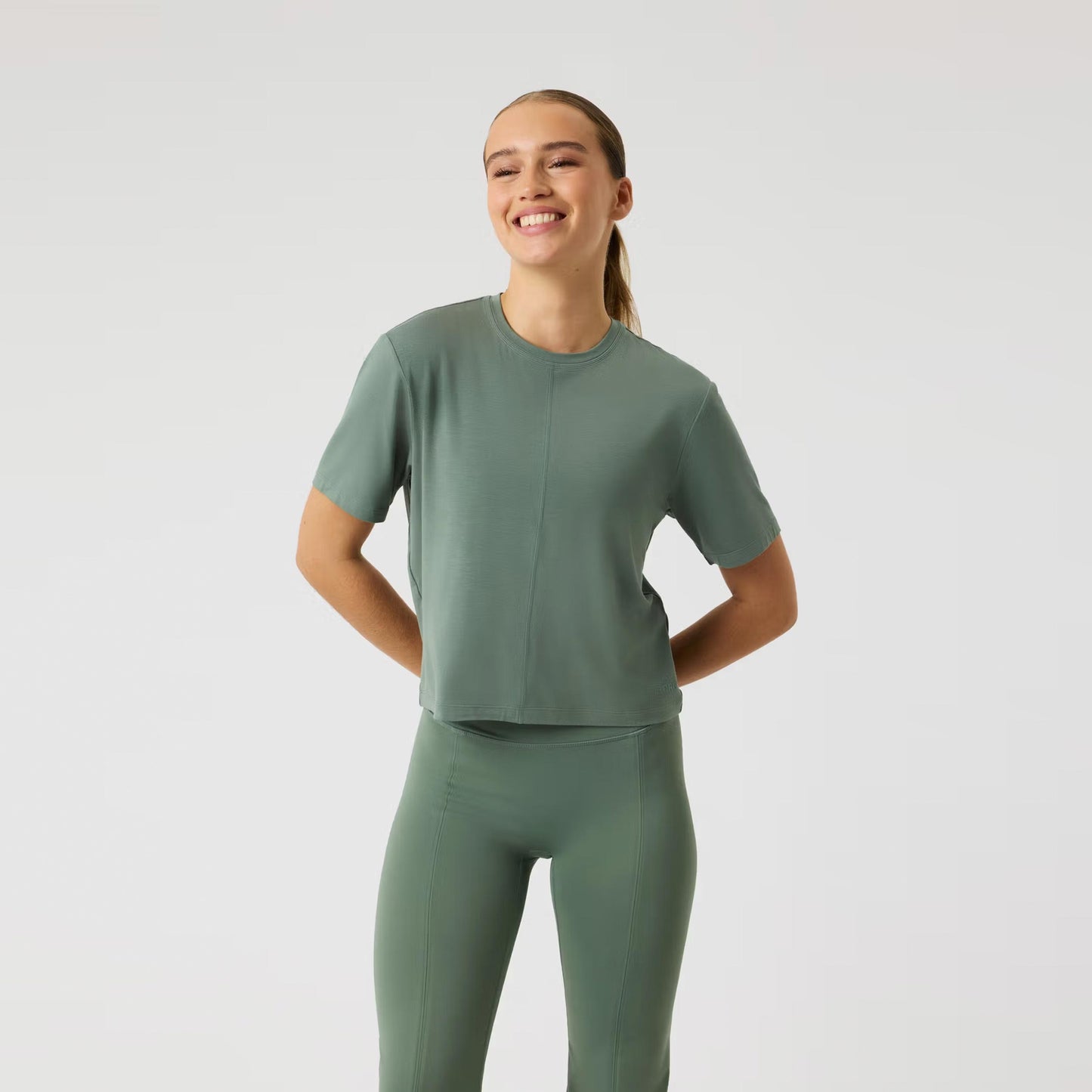 Björn Borg Studio Soft Cropped T-shirt Dames - salie