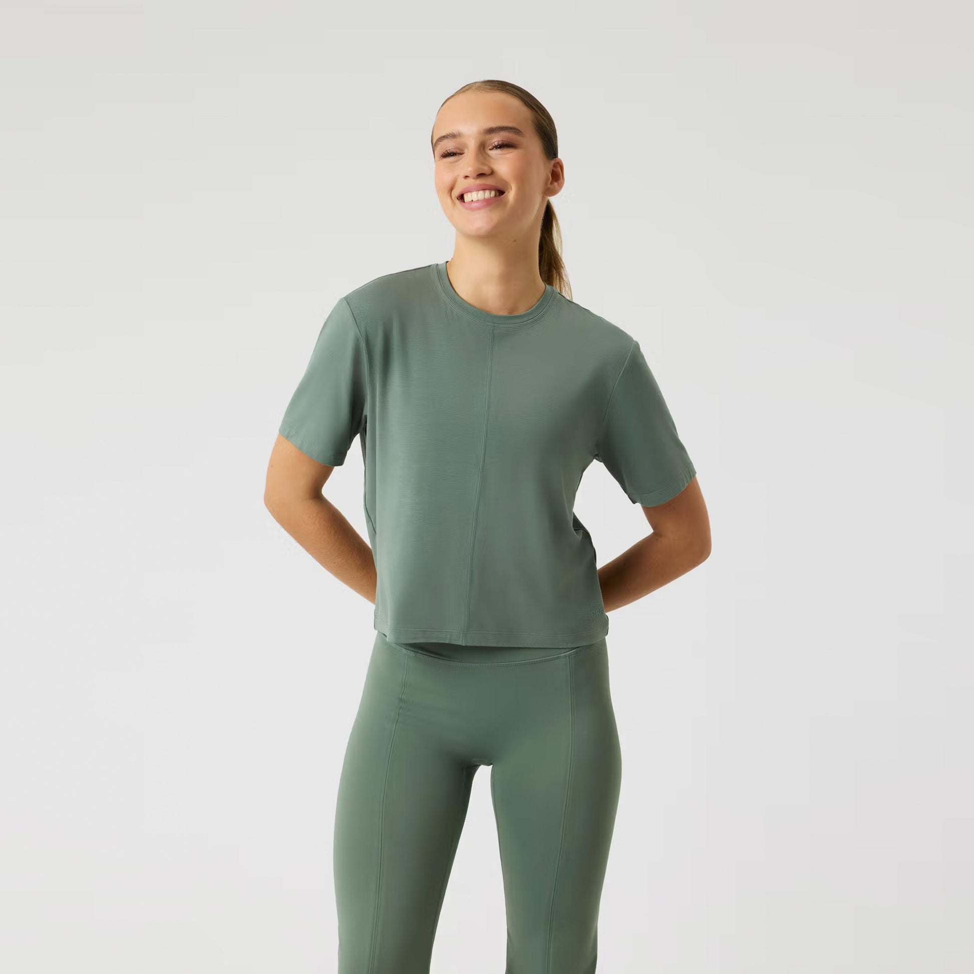 Björn Borg Studio Soft Cropped T-shirt Dames - salie