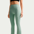 One High Waist Flare Tight Tight Dames - salie