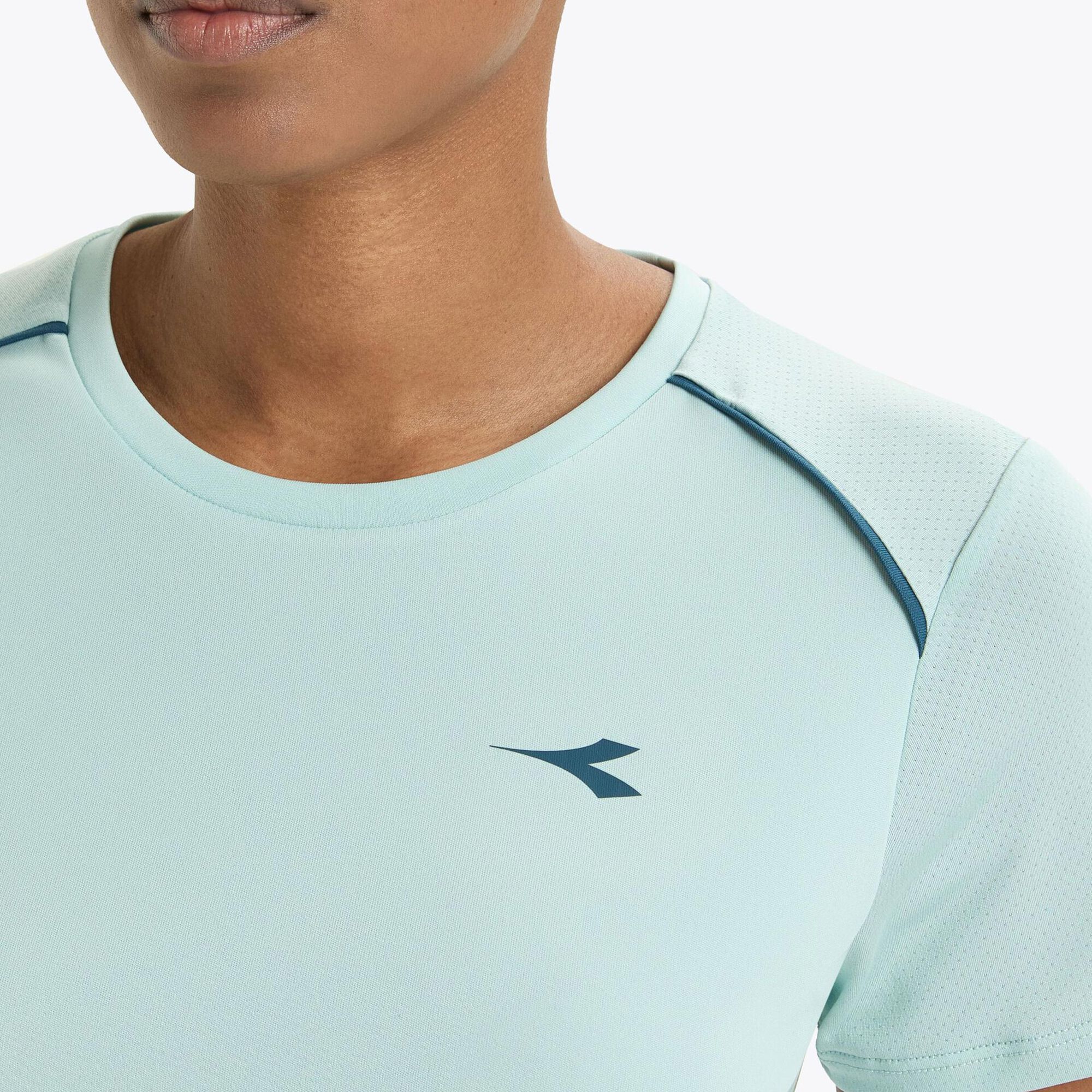 Diadora
