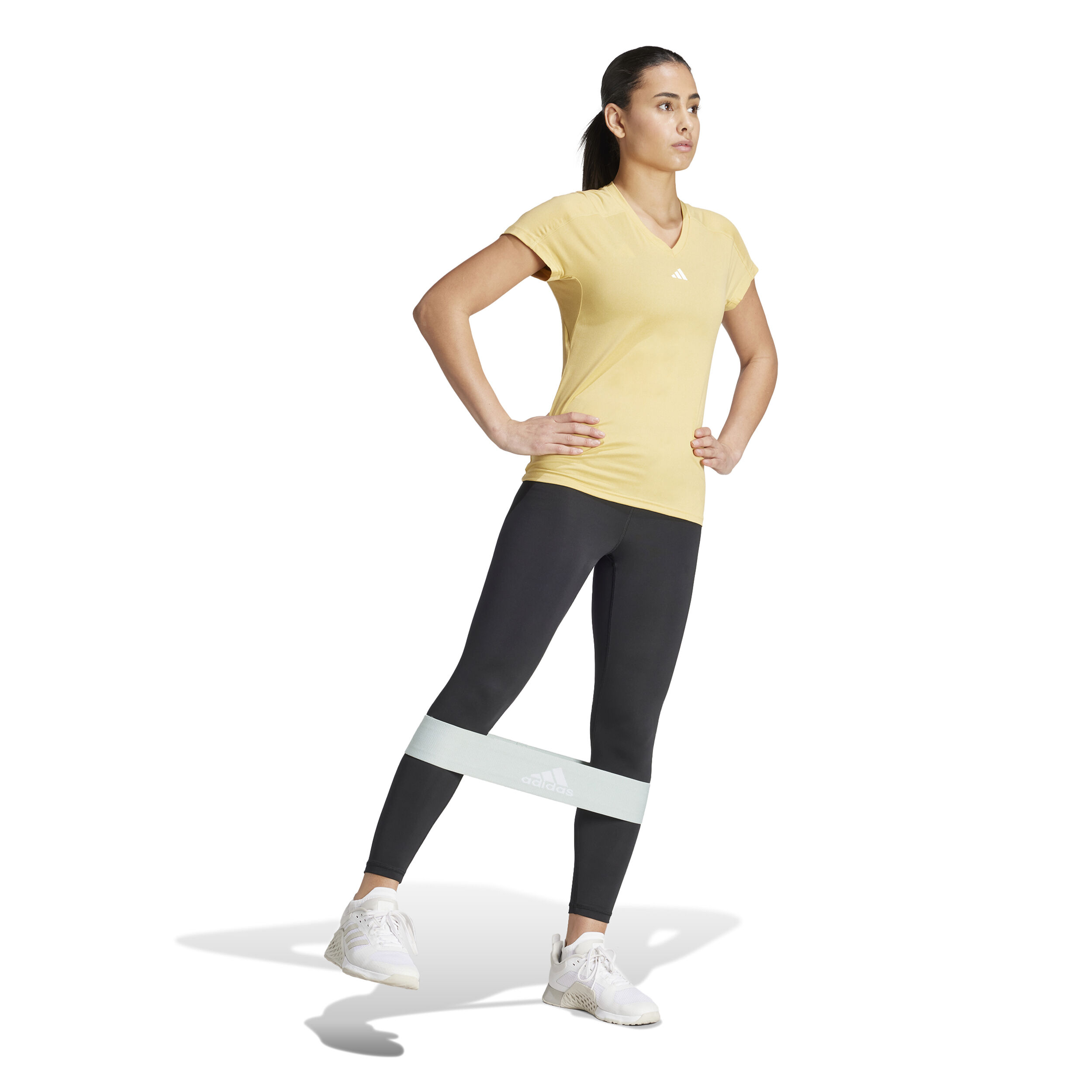 Buy adidas Training Essential MIN T shirt Dames Geel online Tennis Point BE